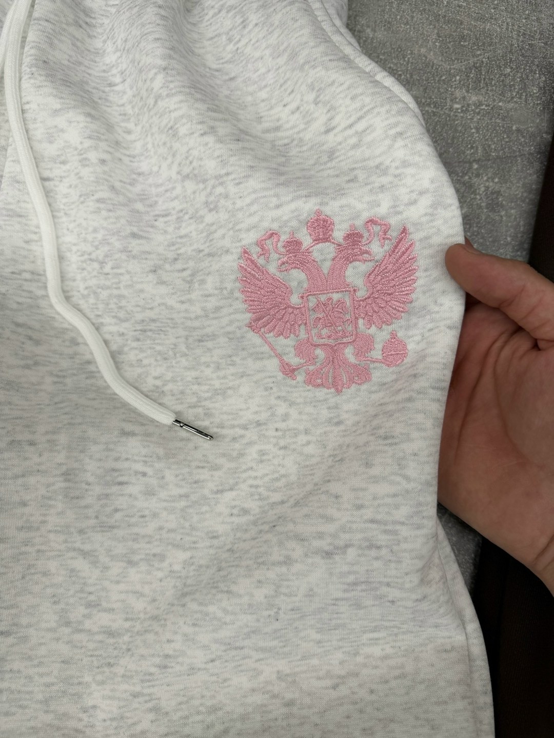 брюки спортивные,grey sweatpants,спортивные брюки с вышивкой,спортивные штаны,спортивные штаны с вышивкой