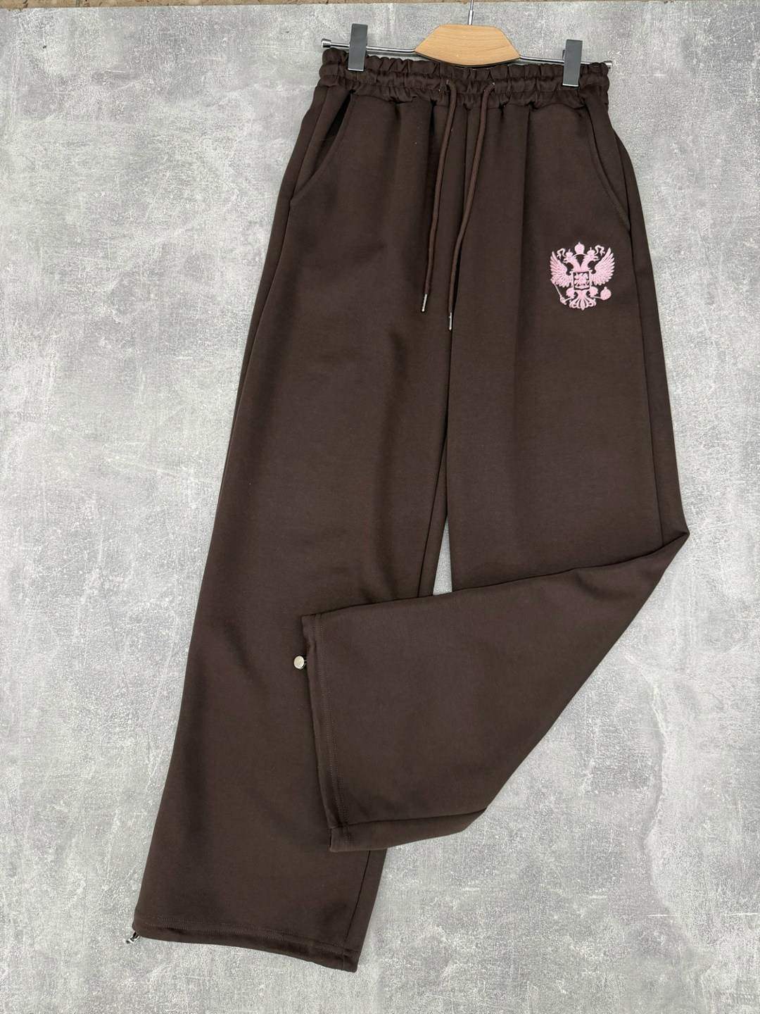 брюки спортивные,grey sweatpants,спортивные брюки с вышивкой,спортивные штаны,спортивные штаны с вышивкой