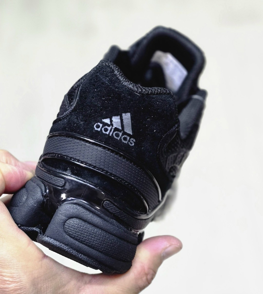 кроссовки мужские adidas response cl черные,кроссовки adidas temper run 2. 0 jh5502 черный,кроссовки мужские adidas ozweeqo pro черный,кроссовки adidas,кроссовки adidas response cl