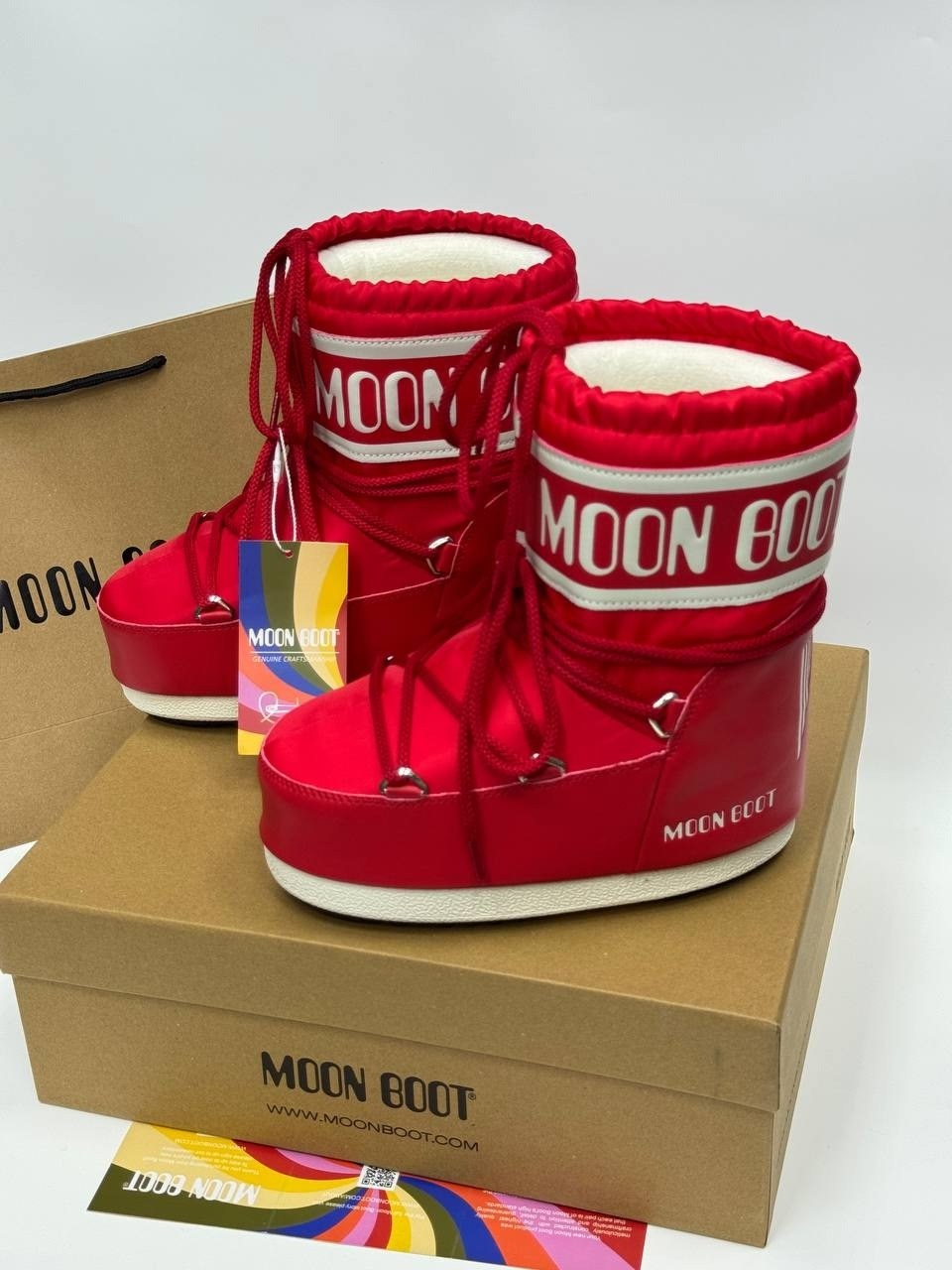 нейлоновые зимние ботинки moon boot красный,детские зимние ботинки nylon red moon boot красный,снежные сапоги из нейлона moon boot красный,moon boot-детские зимние ботинки nylon rosso красный,зимние б