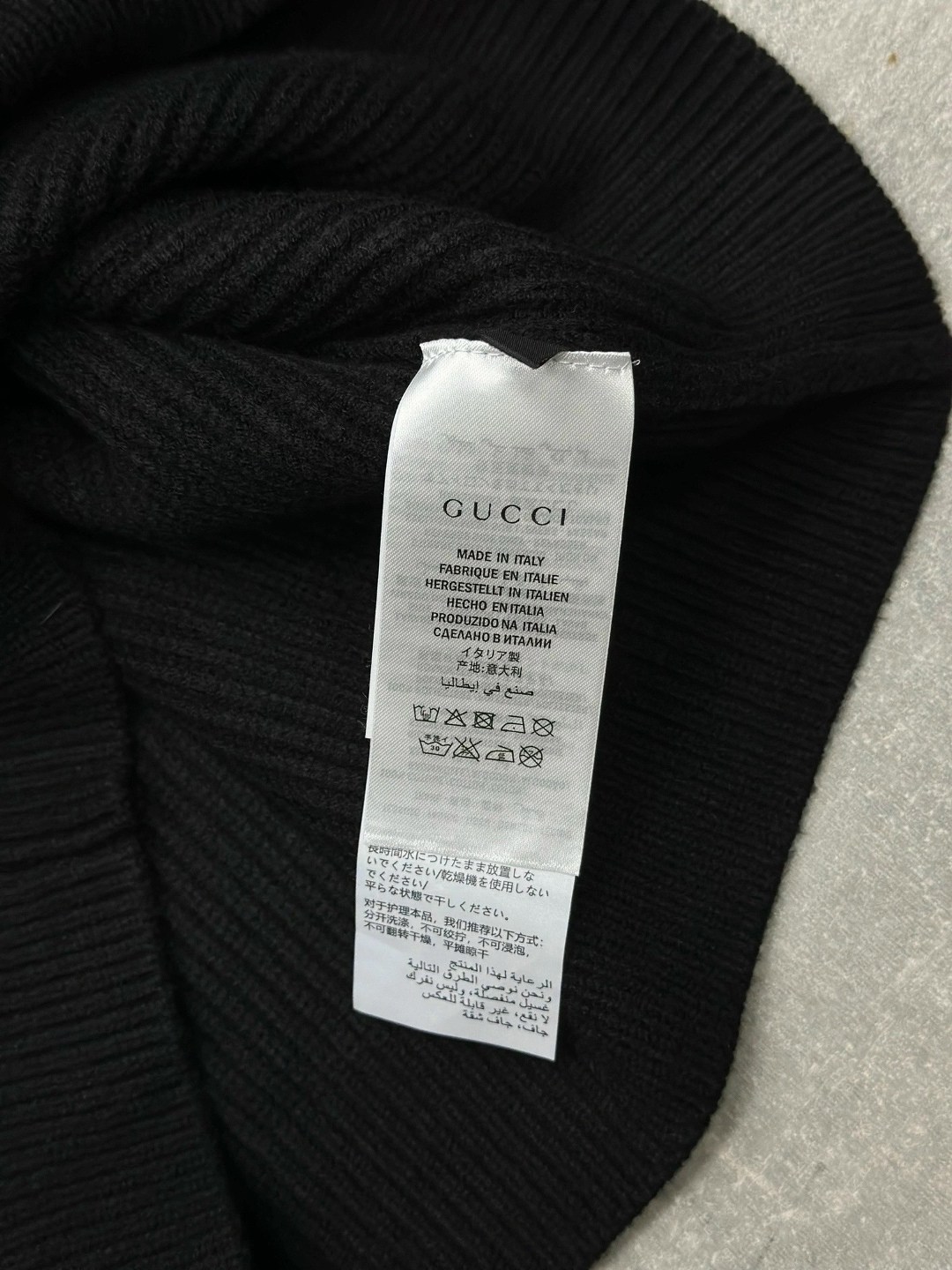 черный джемпер с контрастными полосками gucci man,мужской свитер,шерстяной свитер gucci 548115 x1561 чёрный,джемпер gucci,мужской свитер гуччи gucci