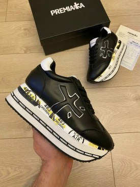 Кроссовки