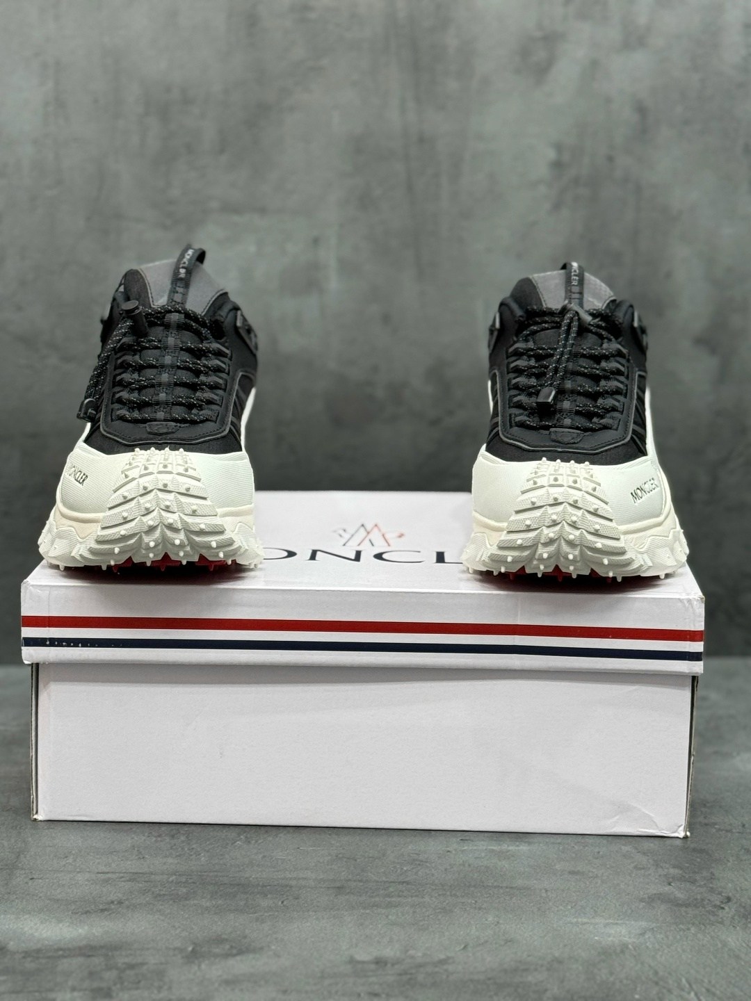 кроссовки moncler,кроссовки moncler trailgrip gtx,moncler trailgrip gtx,кроссовки moncler trailgrip gtx trainers белый черный,кроссовки мужские moncler trailgrip водонепроницаемые светло-зеленый