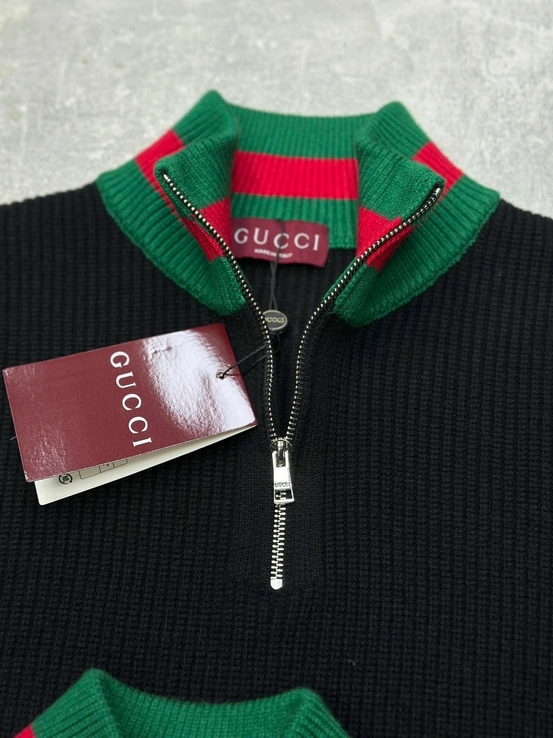 черный джемпер с контрастными полосками gucci man,мужской свитер,шерстяной свитер gucci 548115 x1561 чёрный,джемпер gucci,мужской свитер гуччи gucci