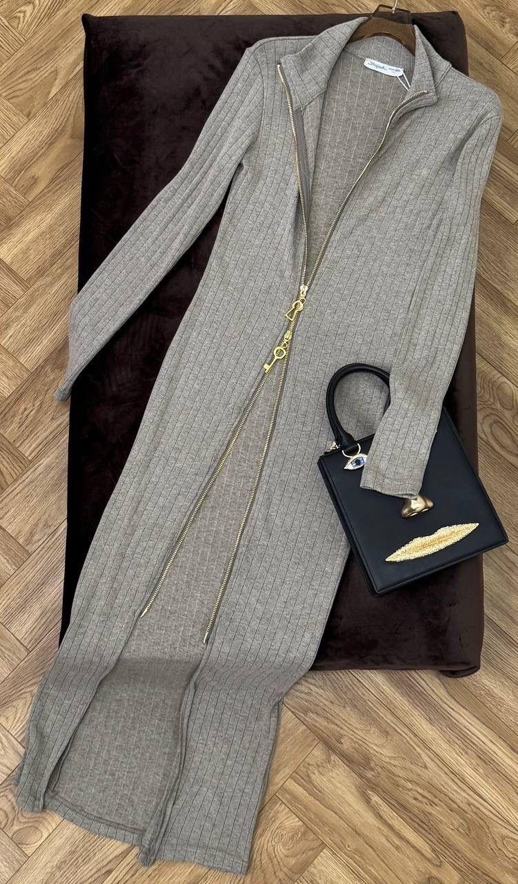 трикотажное платье,платье лапша трикотажное макси ze fashion,трикотажное платье с разрезом,платье лапша трикотажное длинное в рубчик la lima,платье лапша трикотажное макси