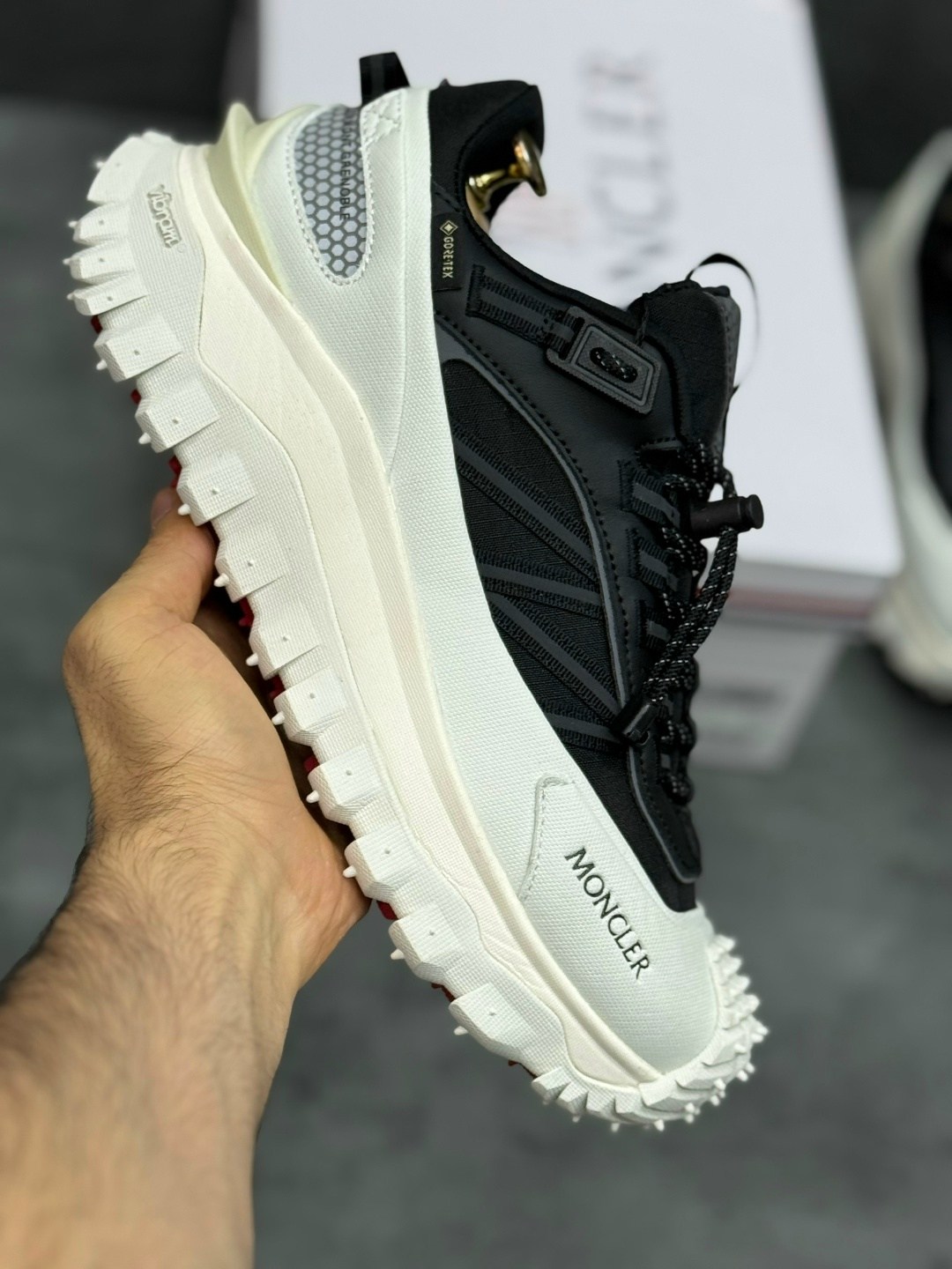 кроссовки moncler,кроссовки moncler trailgrip gtx,moncler trailgrip gtx,кроссовки moncler trailgrip gtx trainers белый черный,кроссовки мужские moncler trailgrip водонепроницаемые светло-зеленый
