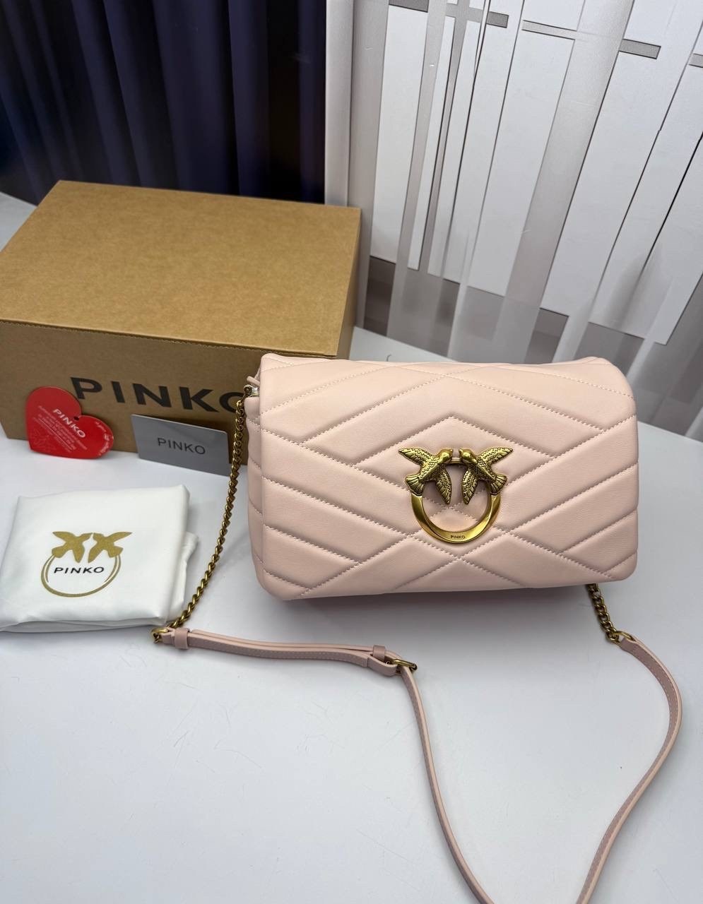 сумка pinko,женская сумка pinko,pinko сумка на плечо,сумка женская pinko белая,сумка pinko белая
