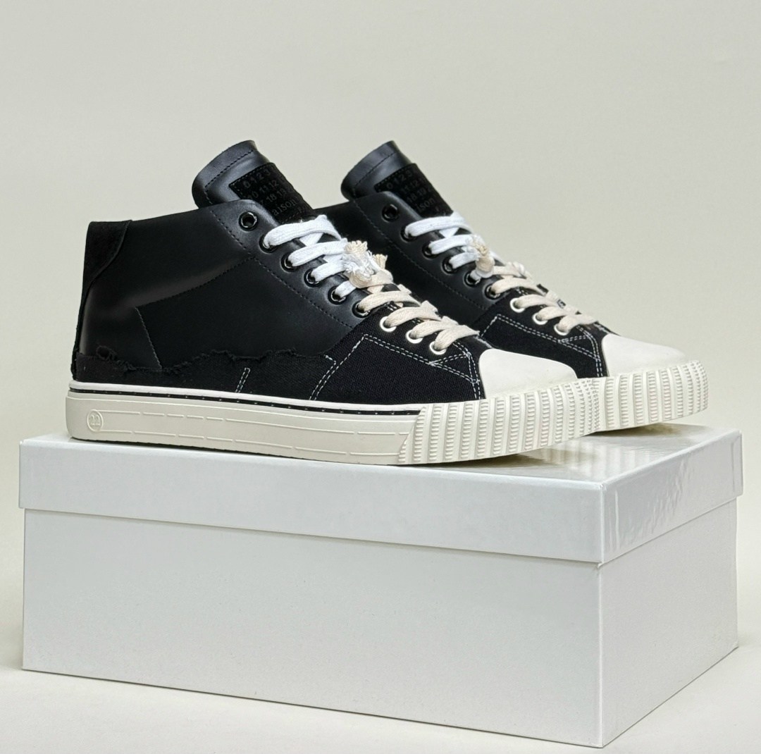 кеды maison margiela мужские черные,черные кроссовки new evolution mid maison margiela,кеды maison margiela evolution,кроссовки низкие maison margiela evolution черный,кеды maison margiela