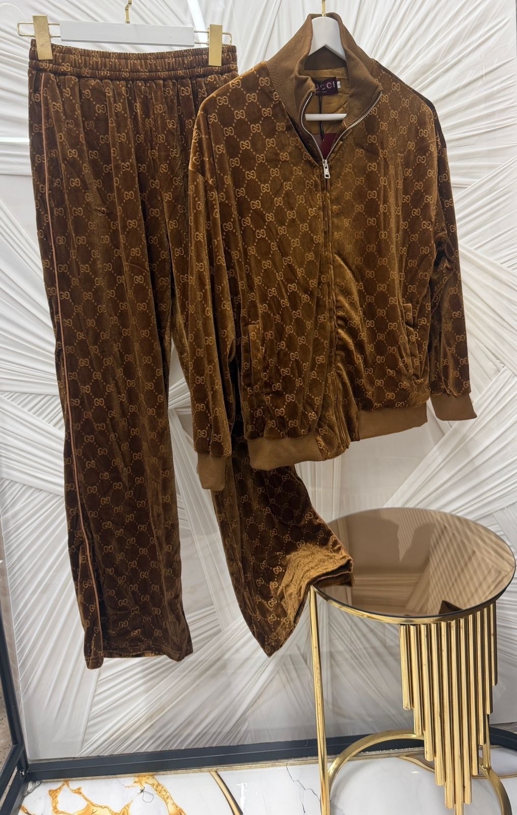 комплект одежды gucci,костюм велюровый,gucci костюм,спортивный костюм gucci бежевый легкий,костюм спортивный gucci