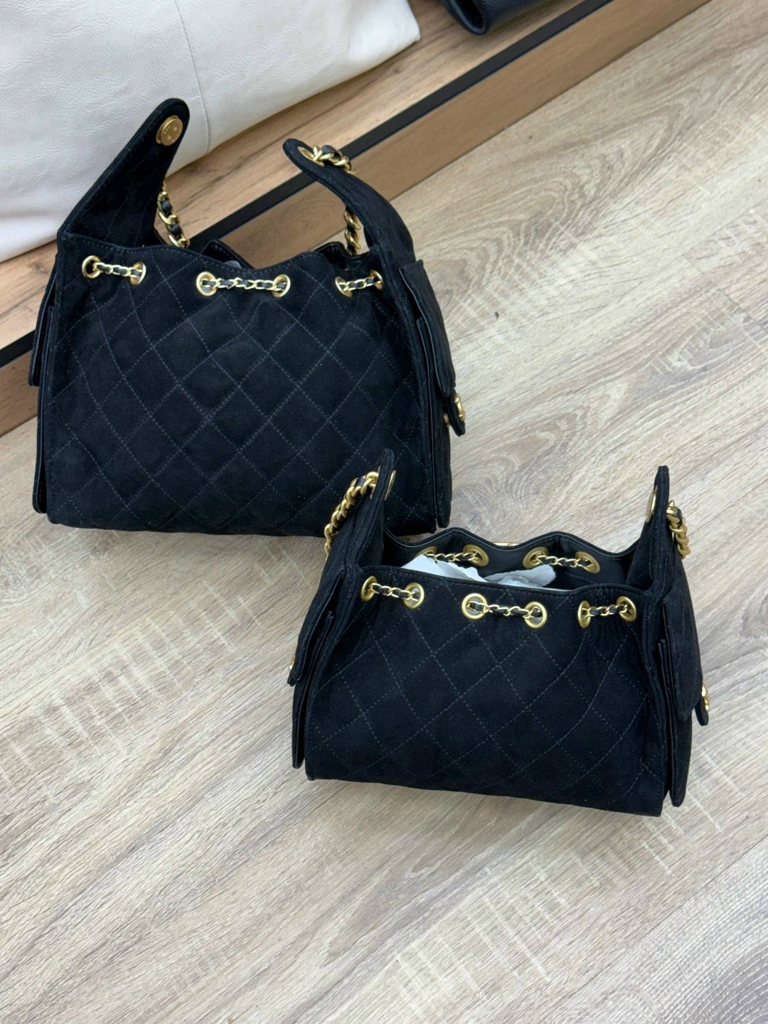 замшевая сумка chanel 25 medium бежевая,серая замшевая сумка chanel 25 small,сумка chanel,chanel сумка женская,женская замшевая сумка chanel 25 small
