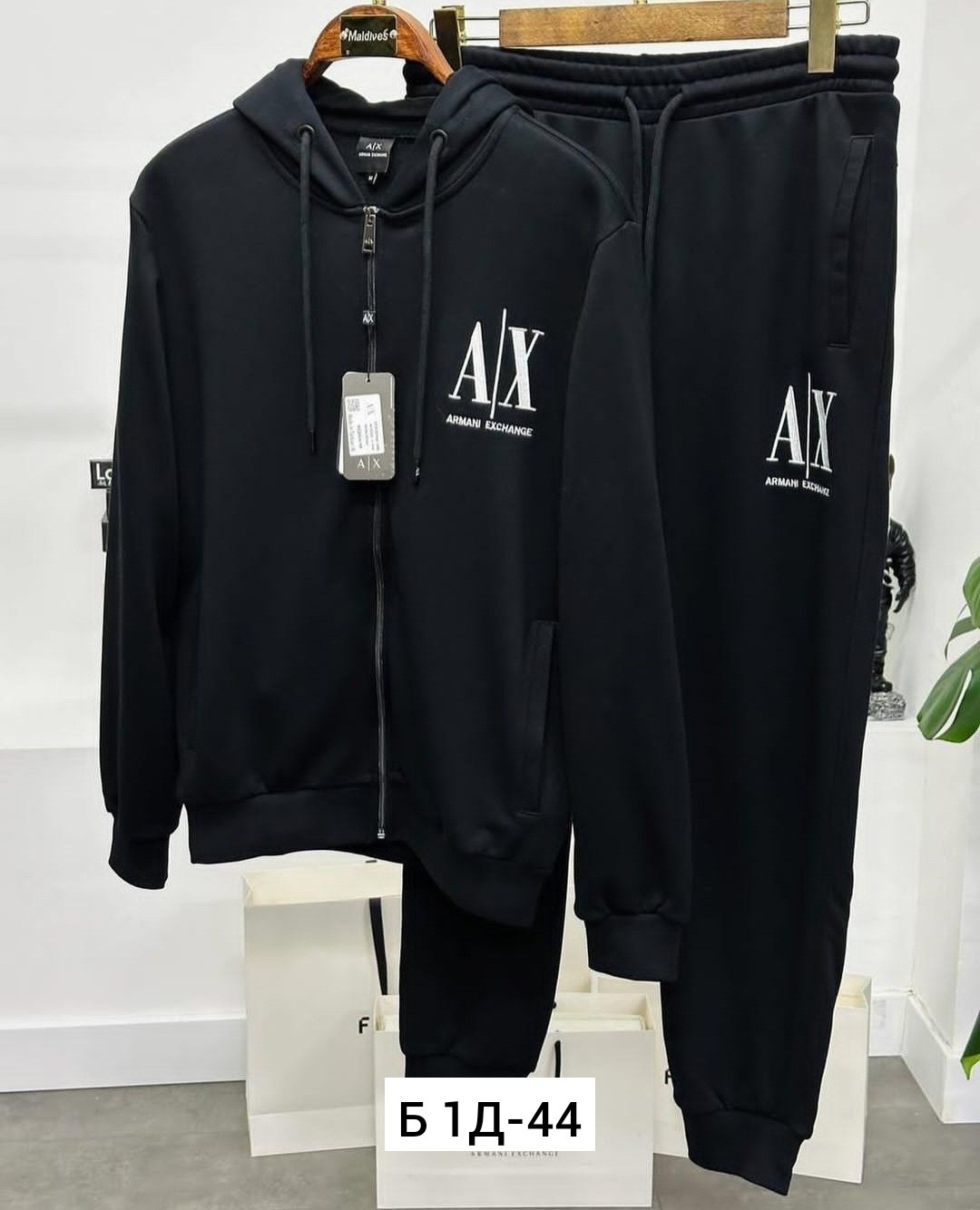 спортивный костюм armani,костюм спортивный armani exchange,мужской спортивный костюм exchange armani,спортивный костюм armani exchange на флисе,спортивные костюмы для мужчин