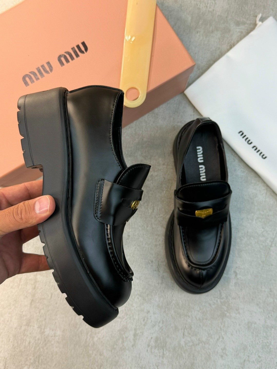 лоферы miu miu,,женские лоферы,лоферы миу миу, женская