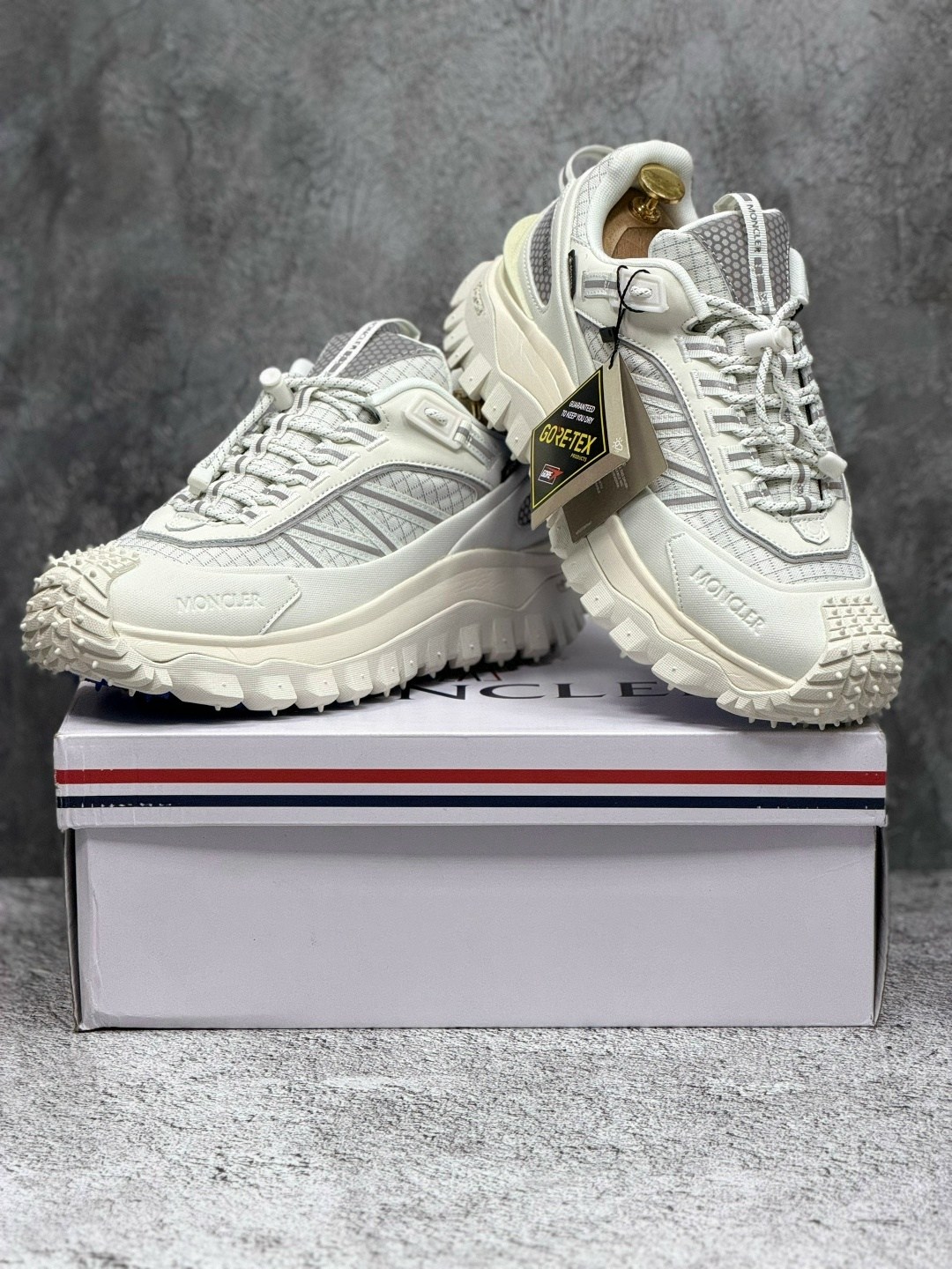 кроссовки moncler,кроссовки,кроссовки trailgrip gtx moncler белый,мужской кроссовки,повседневные кроссовки