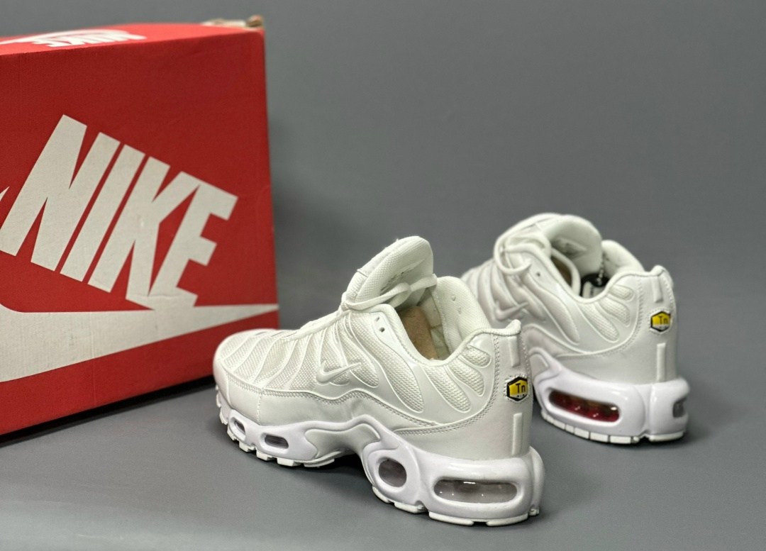 кроссовки nike air max tn plus,nike air max plus tn,кроссовки nike air max tn plus мужские,кроссовки air max tn plus,кроссовки мужские nike air max tn