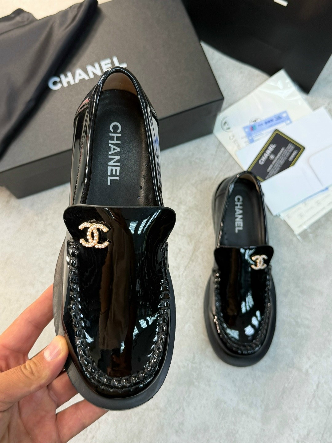 лоферы chanel,туфли chanel,женские кожаные черные лоферы chanel,женские лоферы chanel,лоферы шанель