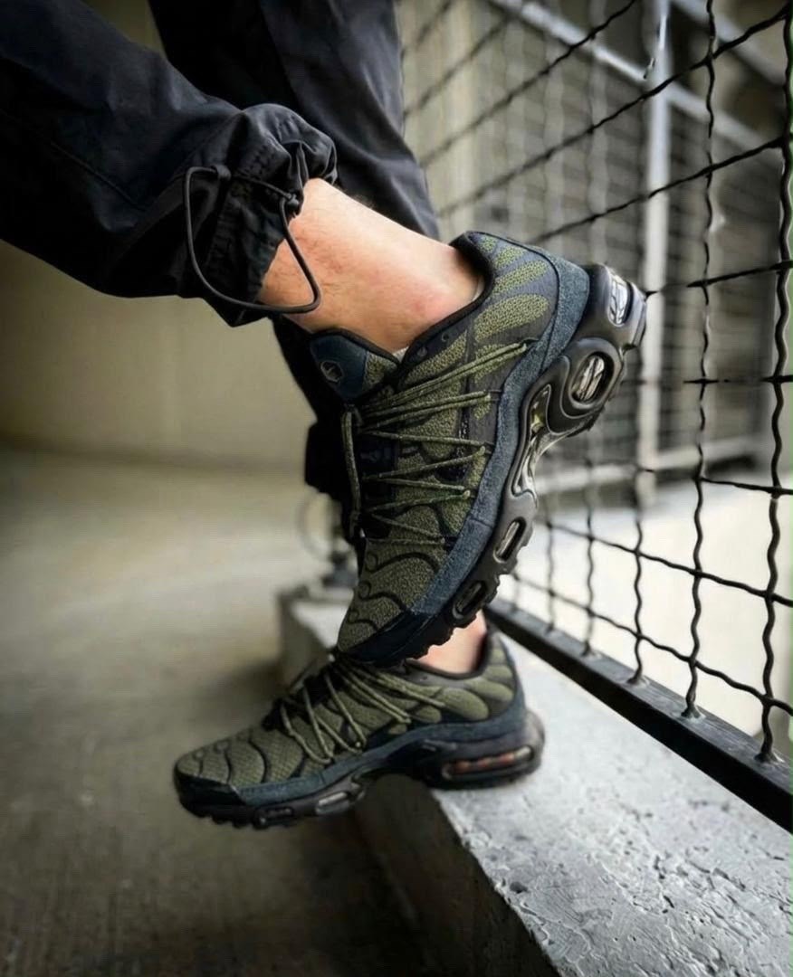 кроссовки nike tn air max plus,nike tn air max plus,nike air max tn plus triple black,nike air max tn plus black,nike air max plus tn мужские кроссовки