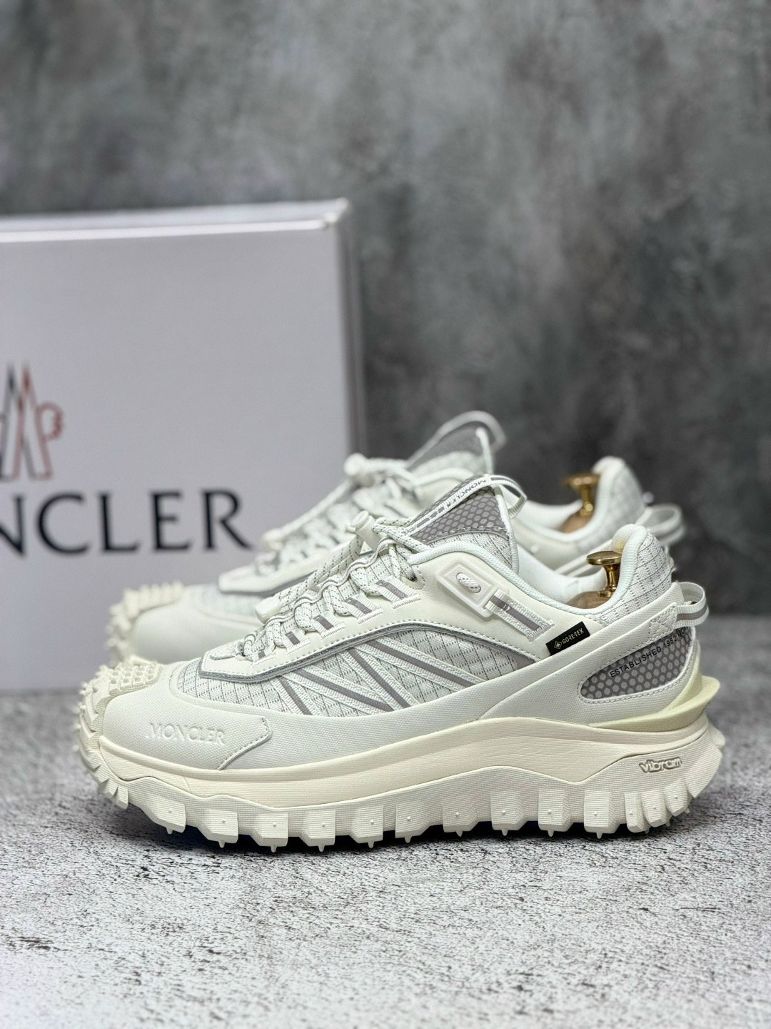 кроссовки moncler,кроссовки,кроссовки trailgrip gtx moncler белый,мужской кроссовки,повседневные кроссовки