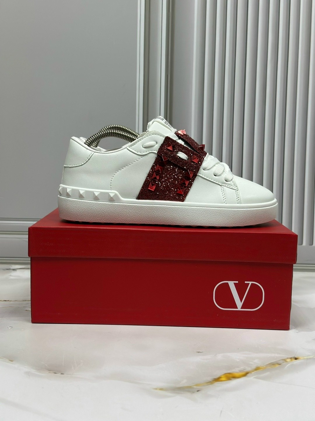 ,женские кроссовки valentino,valentino кроссовки,кеды валентино гаравани женские,валентино кеды