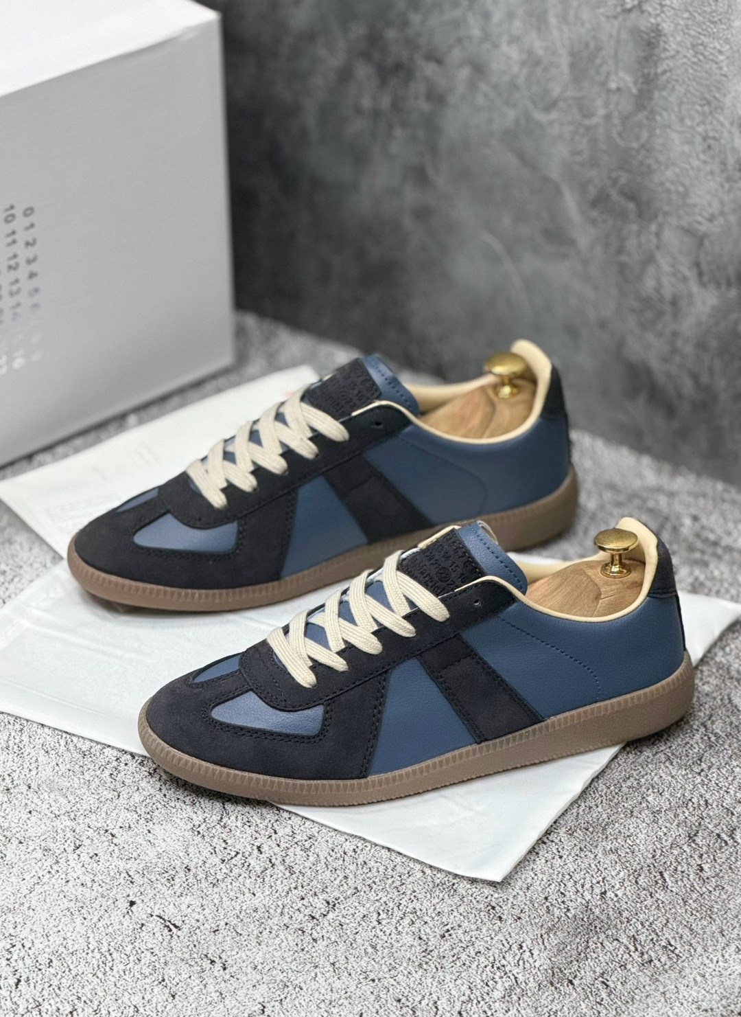 кроссовки maison margiela replica low top,кроссовки replica maison margiela синий,кроссовки maison margiela replica,кроссовки мужские maison margiela replica low top carry over синие,maison margiela r