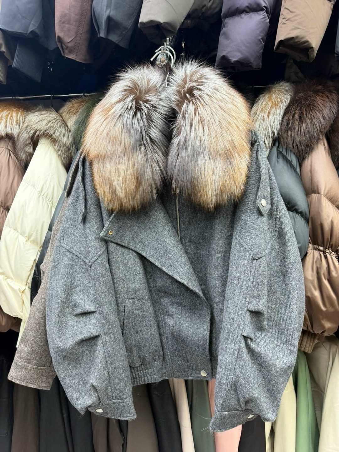 полупальто с мехом,пальто модное,пальто женское с меховыми карманами,пальто с мехом,пальто женское с мехом