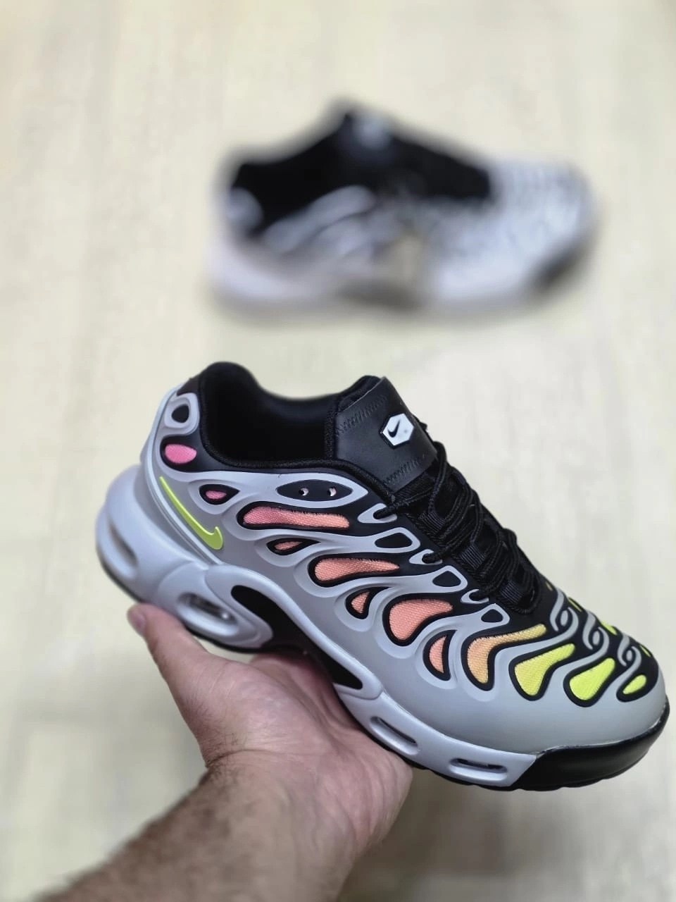 кроссовки nike air max tn plus,кроссовки nike air max tn plus ultra белые с серым,nike air max plus tn,кроссовки nike air max plus,nike air max tn plus ultra