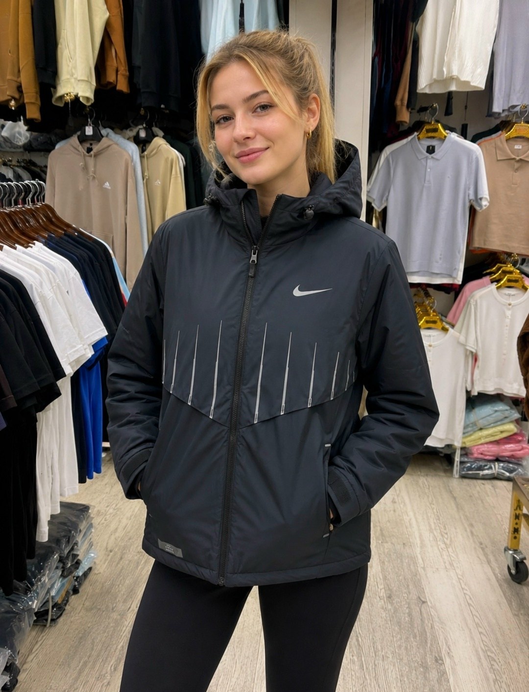 женская куртка nike,nike ветровка,куртка женская,nike куртка,ветровка nike essential