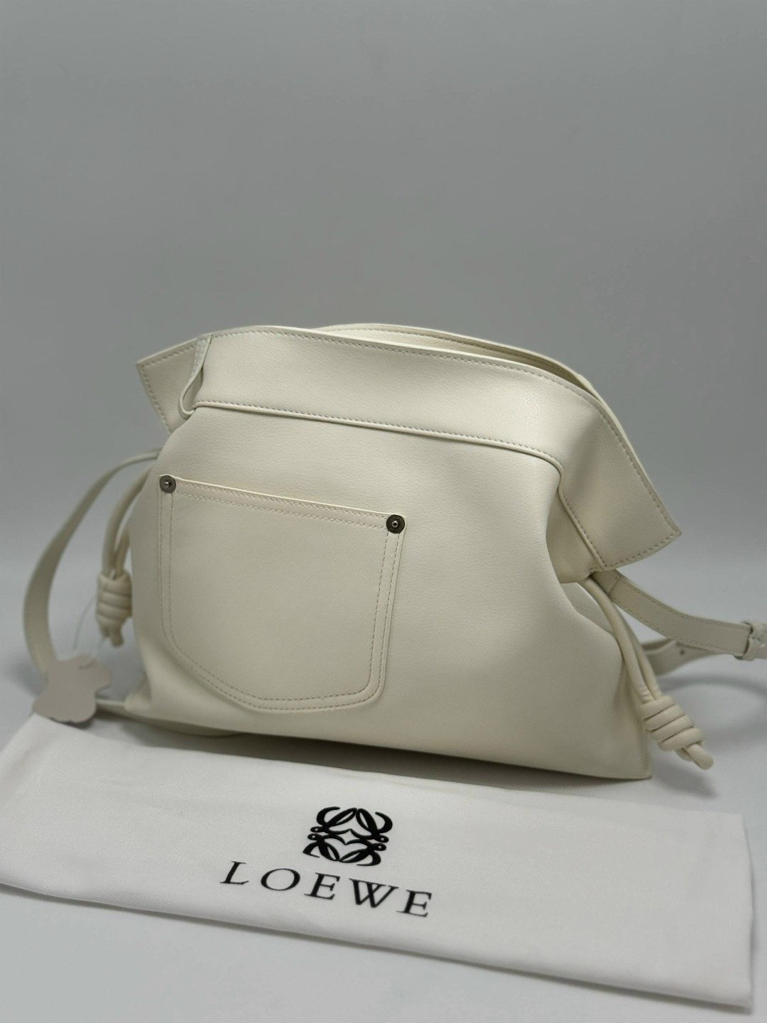 сумка loewe,женская сумка loewe,loewe сумка на плечо,сумка женская loewe натуральная кожа,loewe сумка на плечо мешок