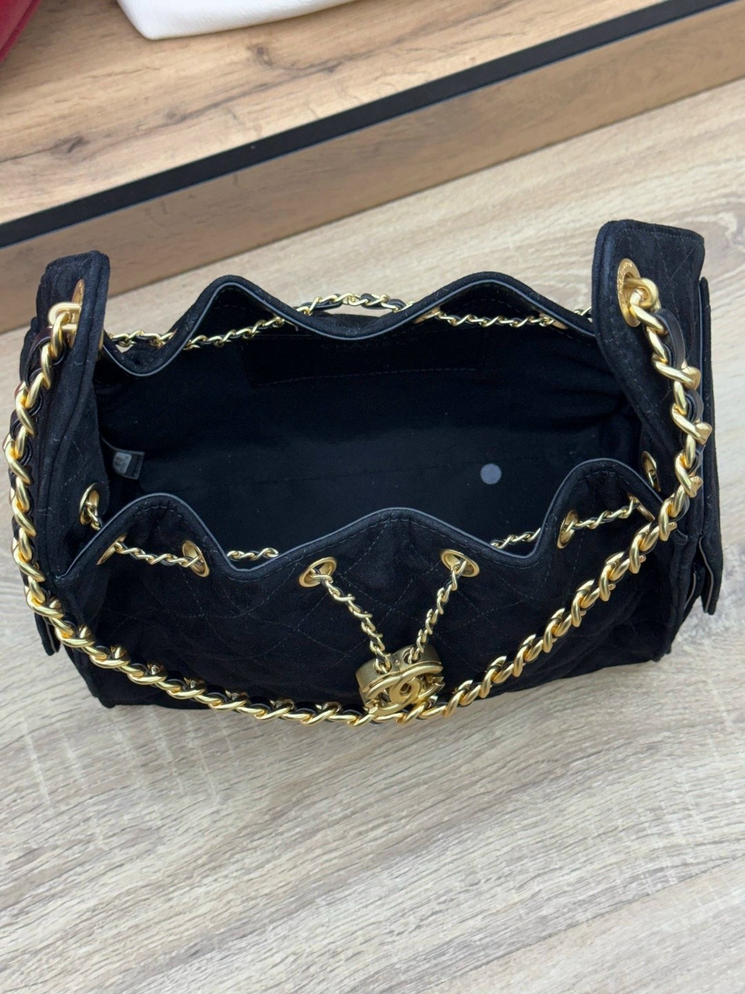 замшевая сумка chanel 25 medium бежевая,серая замшевая сумка chanel 25 small,сумка chanel,chanel сумка женская,женская замшевая сумка chanel 25 small