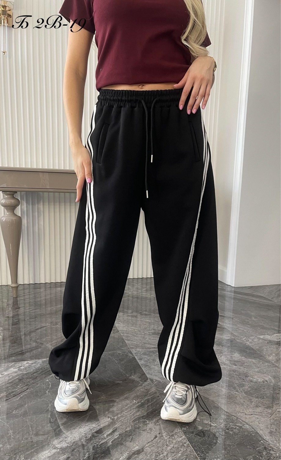 брюки карго с лампасами широкие y2k styfash,брюки спортивные,брюки спортивные с полосками по бокам milamiss,спортивные женские штаны,спортивные брюки qweek в черную полоску