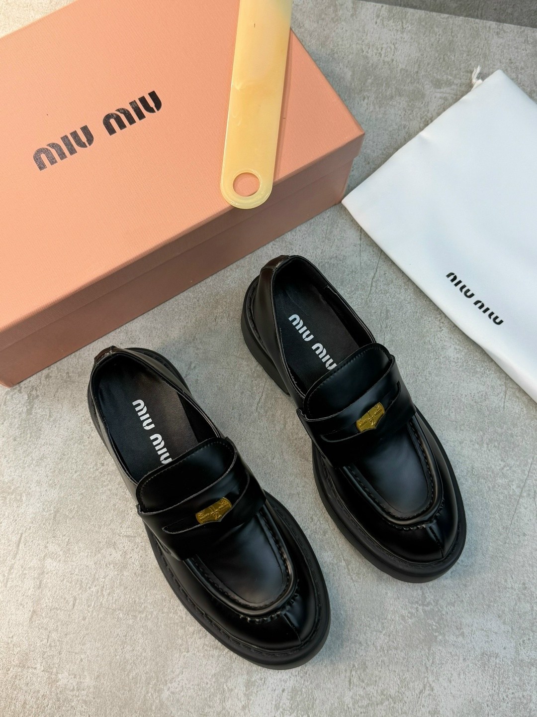 лоферы miu miu,,женские лоферы,лоферы миу миу, женская