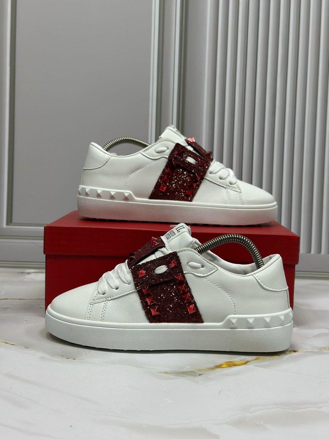 ,женские кроссовки valentino,valentino кроссовки,кеды валентино гаравани женские,валентино кеды