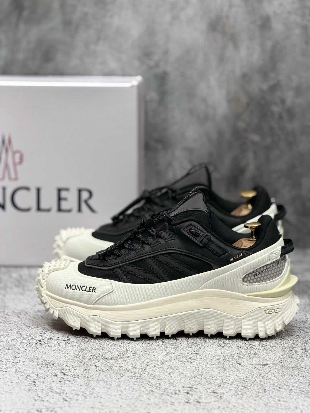 кроссовки moncler,кроссовки moncler trailgrip gtx,кроссовки moncler trailgrip gtx trainers белый черный,кроссовки moncler moncler trailgrip gtx,мужские кроссовки