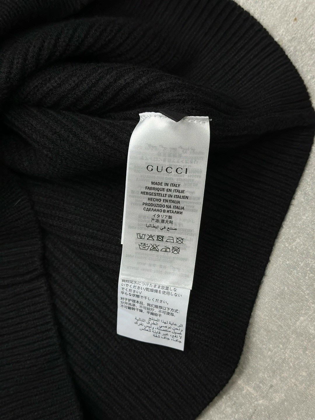 черный джемпер с контрастными полосками gucci man,мужской свитер,шерстяной свитер gucci 548115 x1561 чёрный,джемпер gucci,свитер повседневный