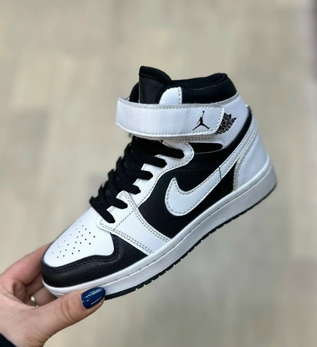 кроссовки nike air jordan 1 retro high,кроссовки nike air jordan,кроссовки nike air jordan 1 retro,женские кроссовки nike air jordan 1 mid,кроссовки
