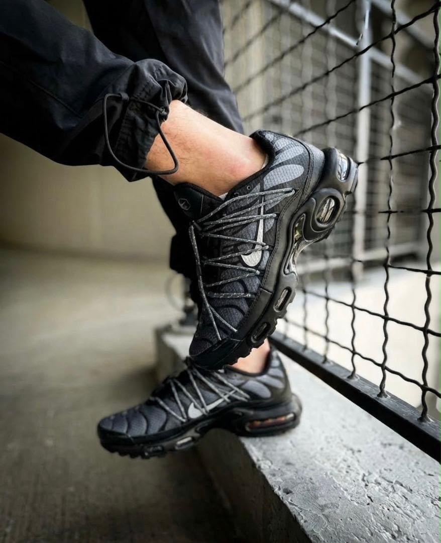 кроссовки nike tn air max plus,nike tn air max plus,nike air max tn plus triple black,nike air max tn plus black,nike air max plus tn мужские кроссовки