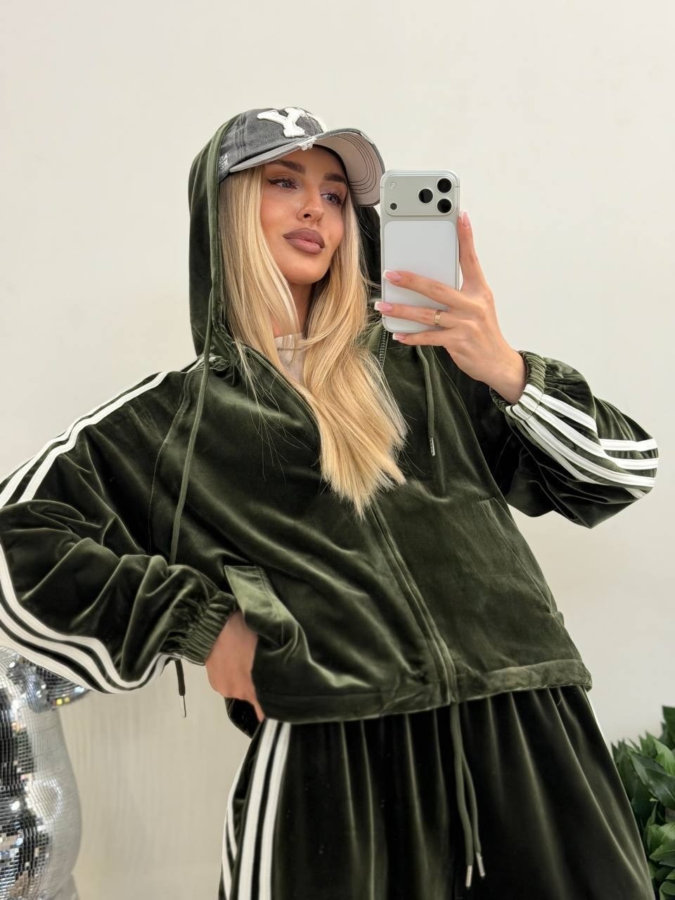 adidas velour hoodie,адидас велюровая толстовка,свитшот adidas originals adidas,кофта адидас велюр,костюм женский