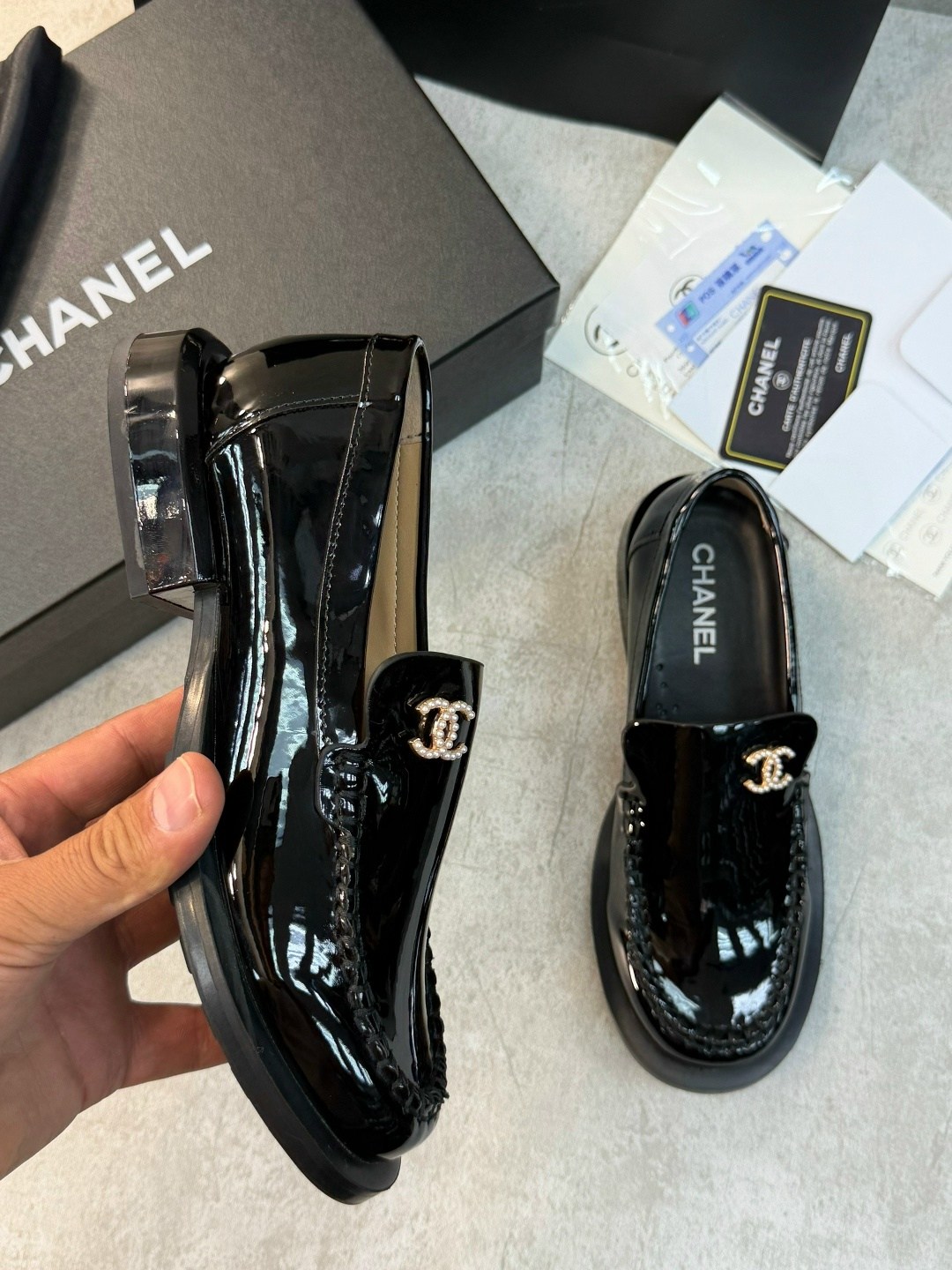 лоферы chanel,туфли chanel,женские кожаные черные лоферы chanel,женские лоферы chanel,лоферы шанель