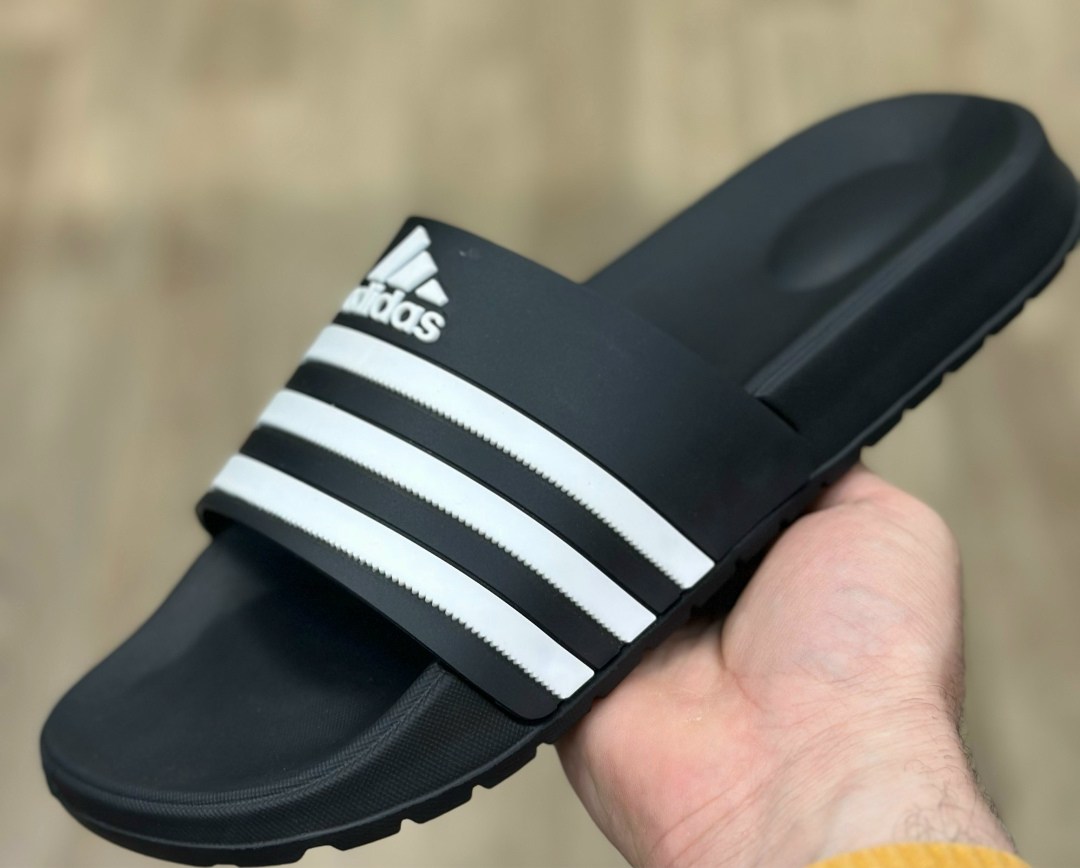 тапочки адидас черные,,шлепки адидас,тапки адидас,шлепанцы adidas