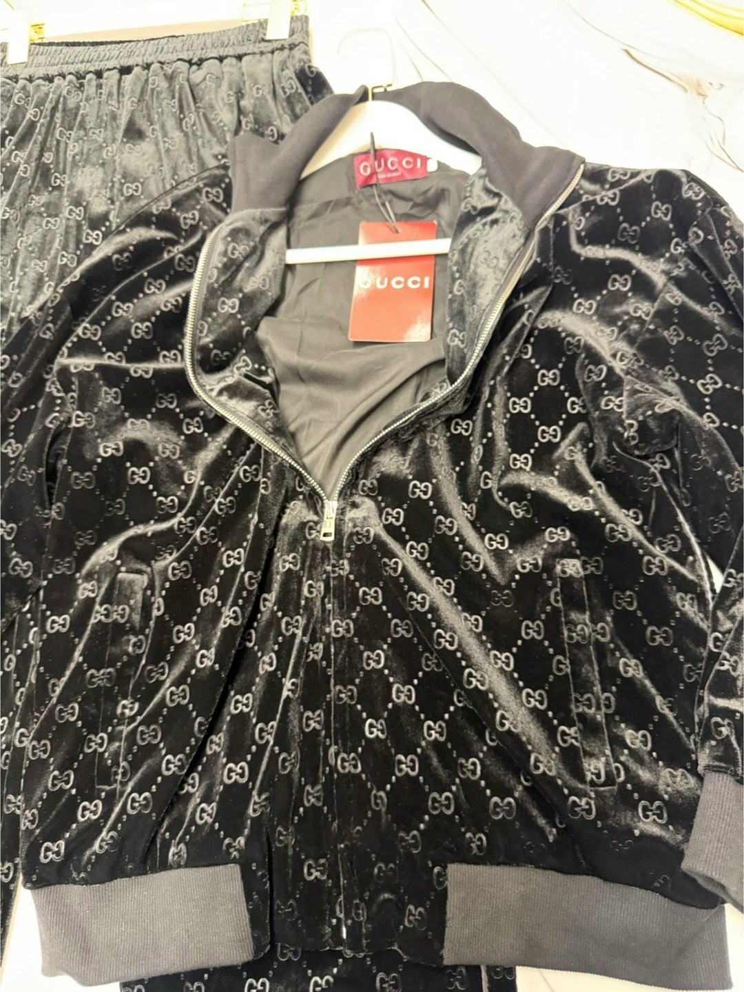 комплект одежды gucci,костюм велюровый,gucci костюм,спортивный костюм gucci бежевый легкий,костюм спортивный gucci