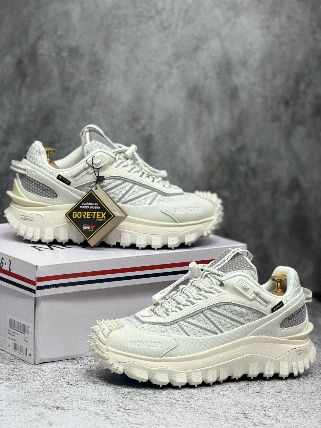 кроссовки moncler,кроссовки,кроссовки trailgrip gtx moncler белый,мужской кроссовки,повседневные кроссовки
