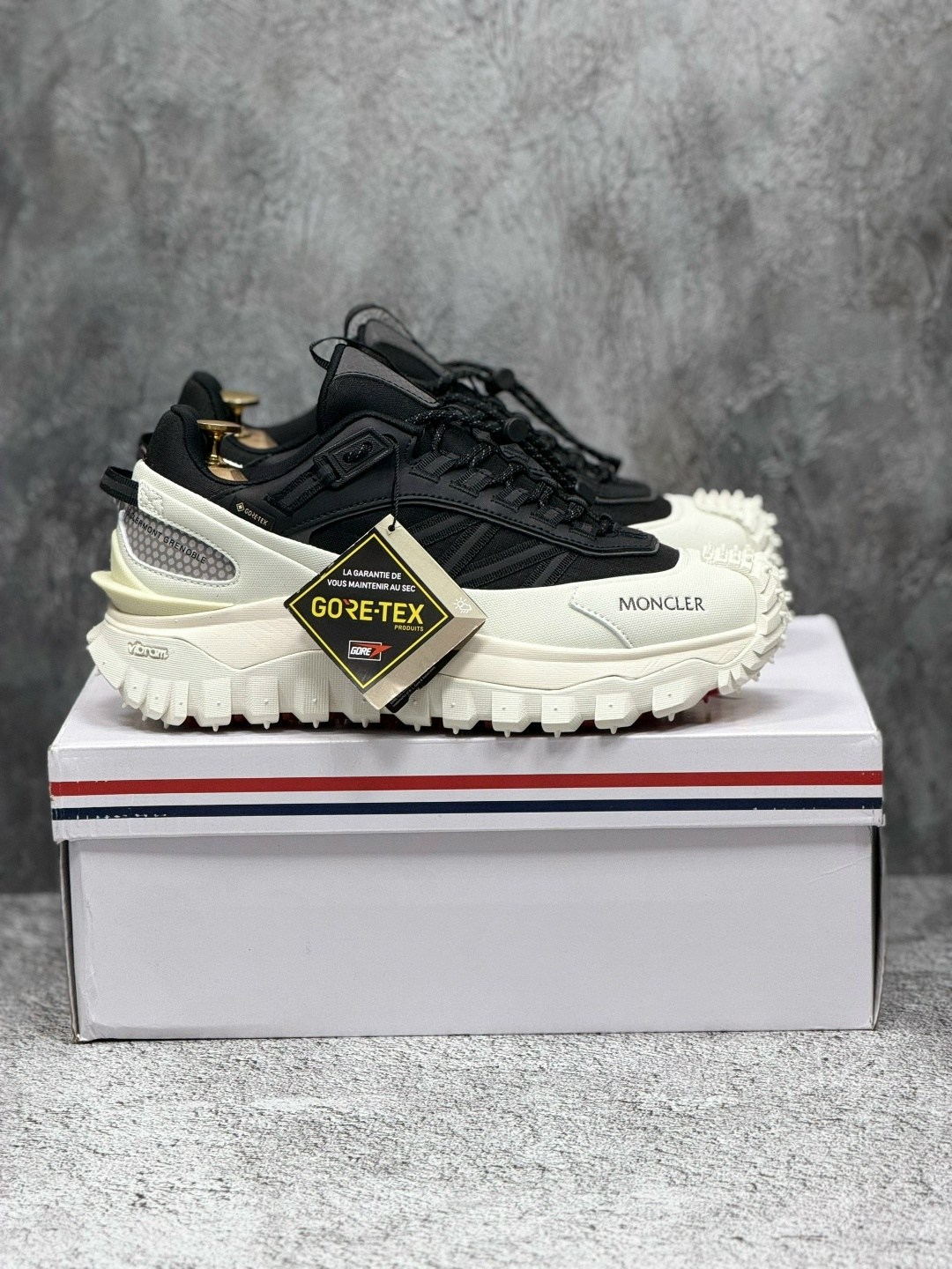 кроссовки moncler,кроссовки moncler trailgrip gtx,кроссовки moncler trailgrip gtx trainers белый черный,кроссовки moncler moncler trailgrip gtx,мужские кроссовки