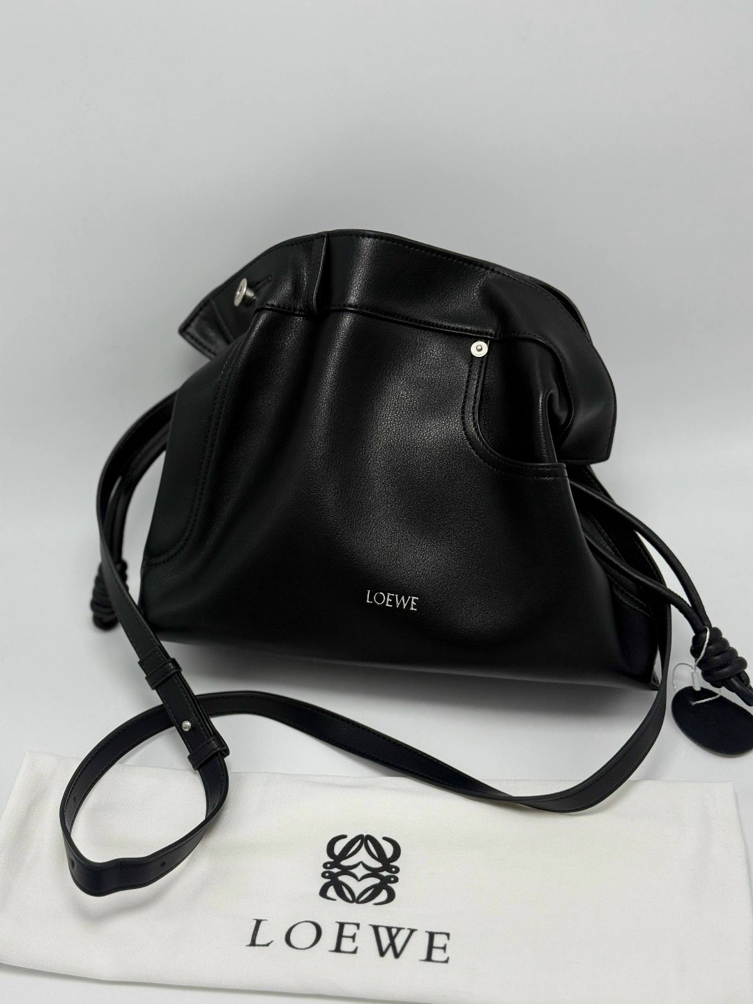 сумка loewe,женская сумка loewe,loewe сумка на плечо,сумка женская loewe натуральная кожа,loewe сумка на плечо мешок