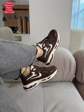 Кроссовки