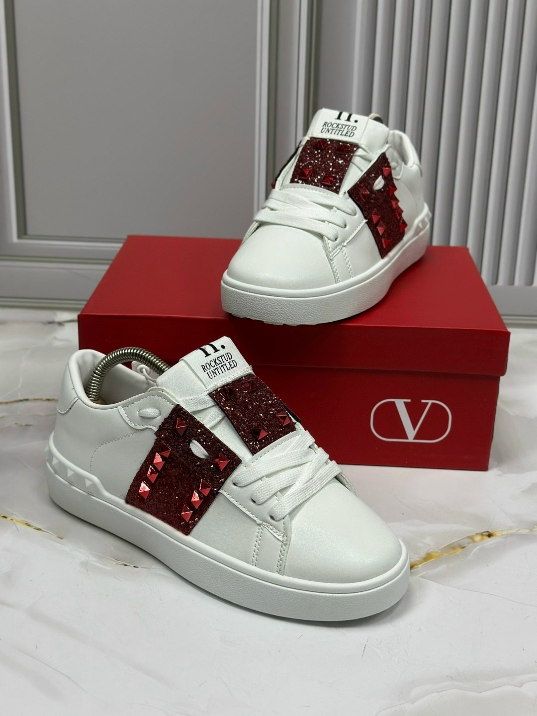 ,женские кроссовки valentino,valentino кроссовки,кеды валентино гаравани женские,валентино кеды