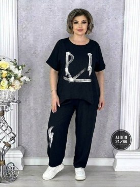 Костюм