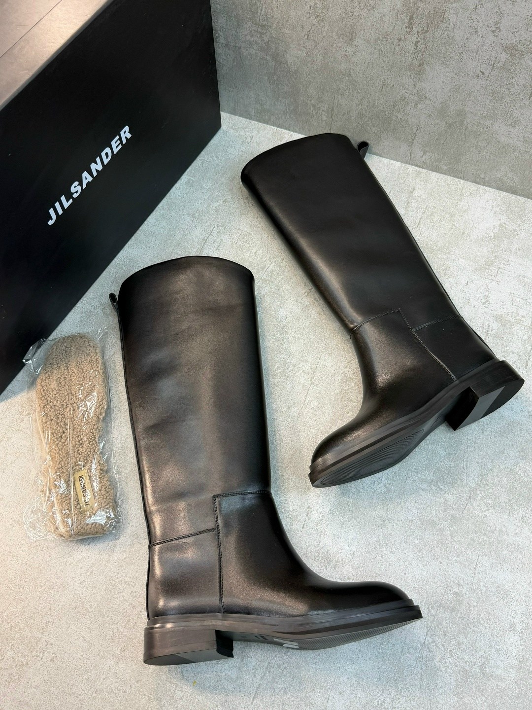 женские сапоги,женские брендовые кожаные сапоги chanel premium,,сапоги женские кожаные jil sander черные,jil sander сапоги