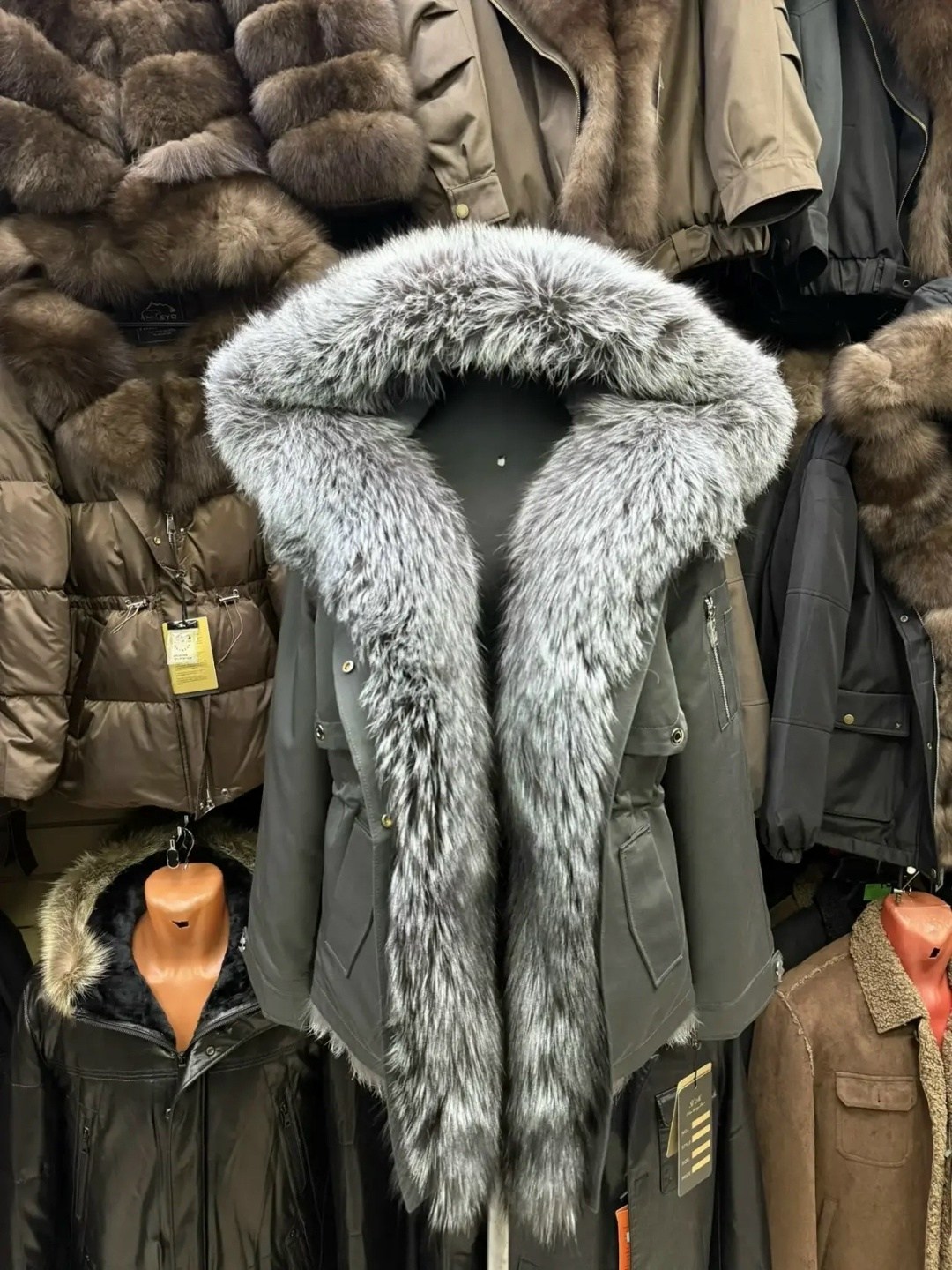 парка с натуральным мехом,меховая парка,парка с мехом,женская парка с натуральным мехом,зимняя парка с мехом