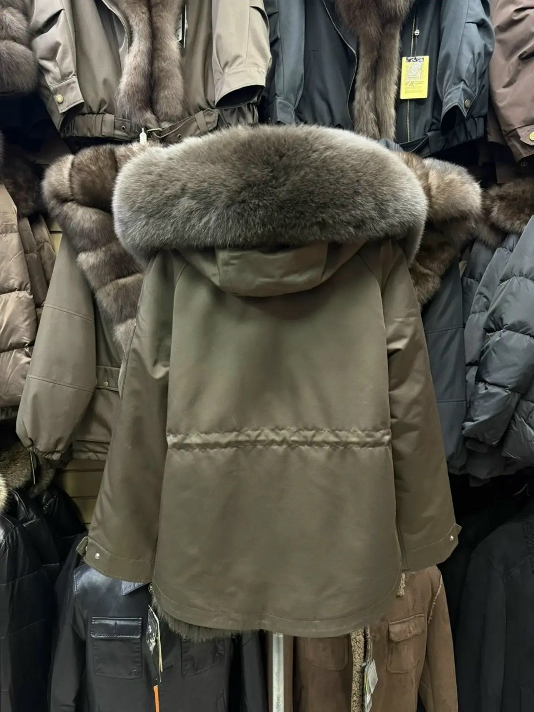 парка с натуральным мехом,меховая парка,парка с мехом,женская парка с натуральным мехом,зимняя парка с мехом