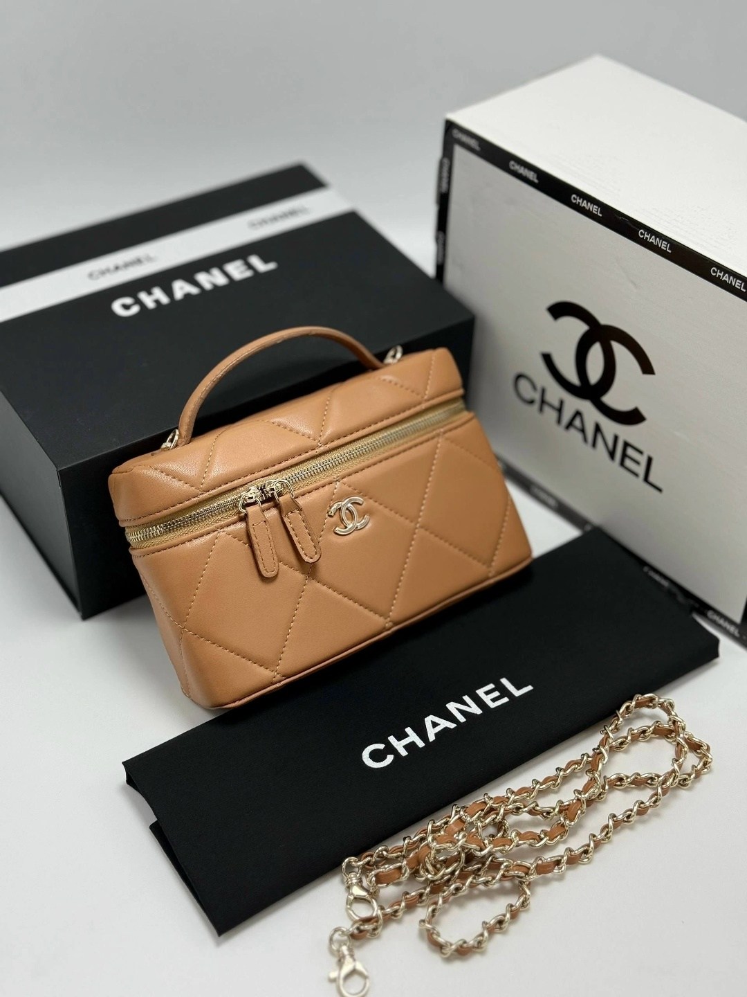 сумка chanel,женские сумки chanel,сумки шанель,сумка,косметичка chanel
