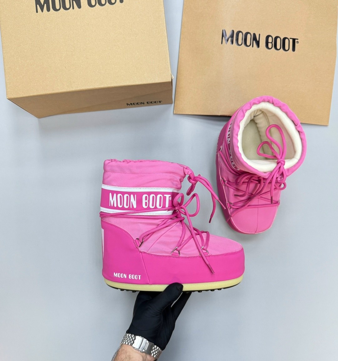снежные сапоги из нейлона moon boot красный,сапоги icon low из нейлона moon boot красный,мун бут,moon boot ботинки,зимние сапоги из нейлона с низким логотипом moon boot красный